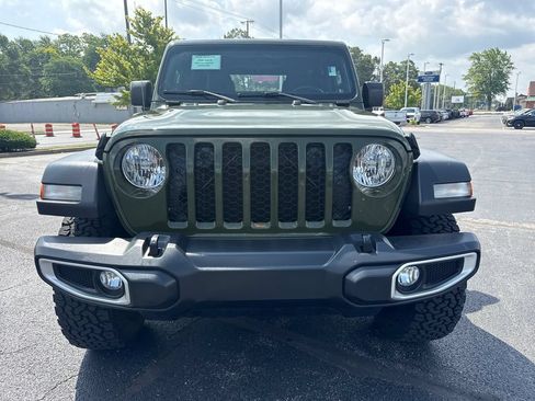 Used 2023 Jeep Gladiator Sport w/ Trailer Tow Package AWD/4WD image 3