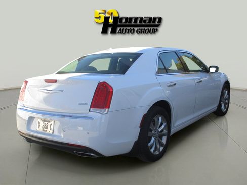 Used 2019 Chrysler 300 Limited w/ Safetytec Plus Group image 5