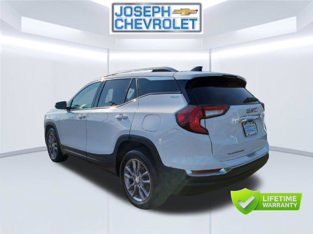Used 2024 GMC Terrain SLT FWD image 4