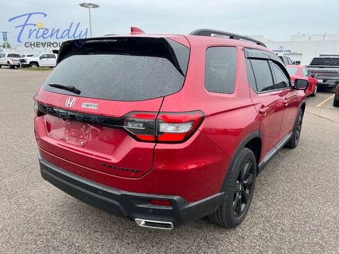 Used 2025 Honda Pilot Black Edition image 4