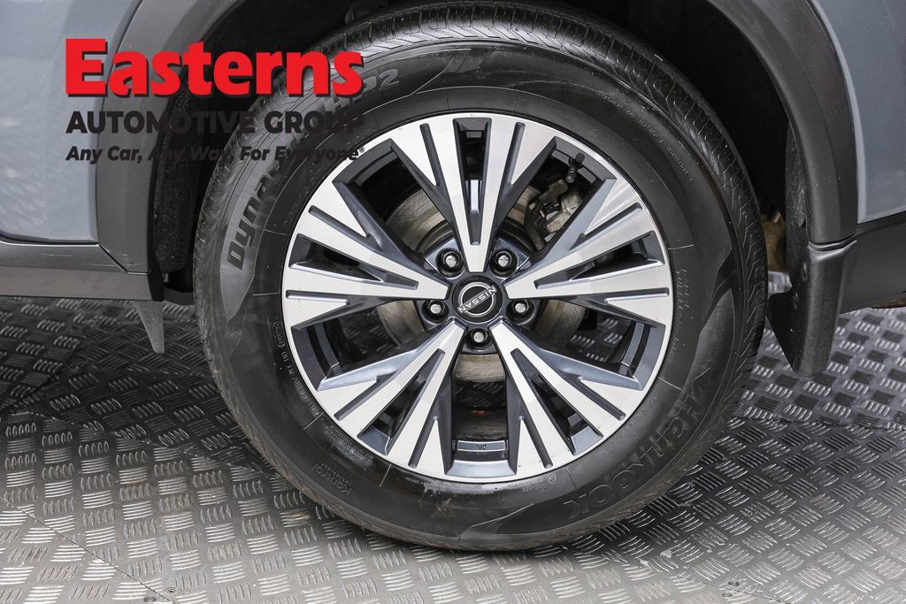 Used 2023 Nissan Rogue SV w/ SV Premium Package AWD/4WD image 8