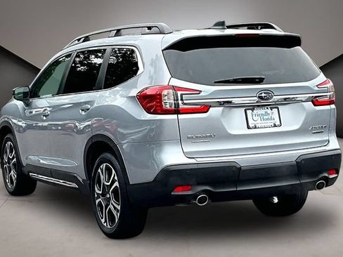 Used 2025 Subaru Ascent Limited AWD/4WD image 4
