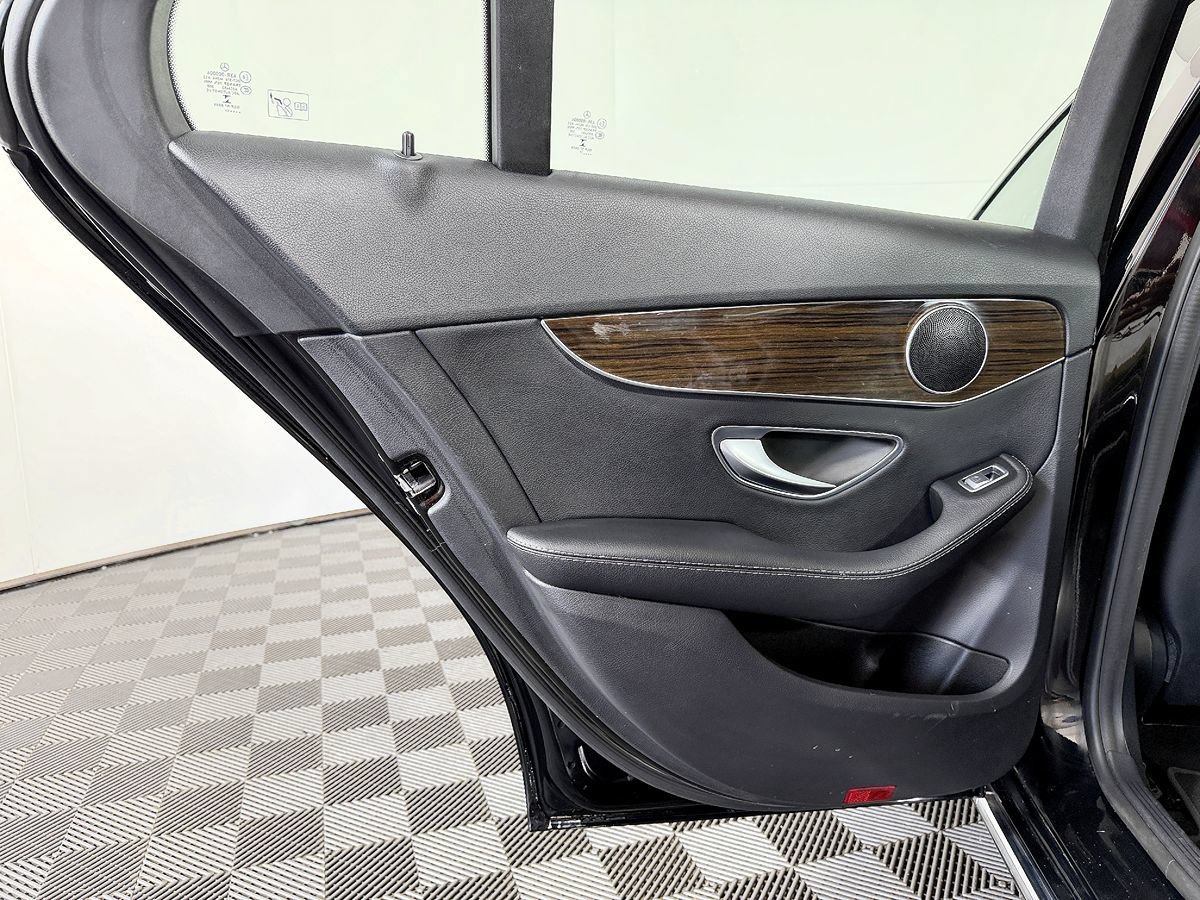 Used 2017 Mercedes-Benz C 300 4MATIC Sedan image 34