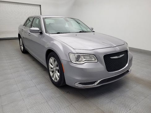 Used 2017 Chrysler 300 Limited image 13