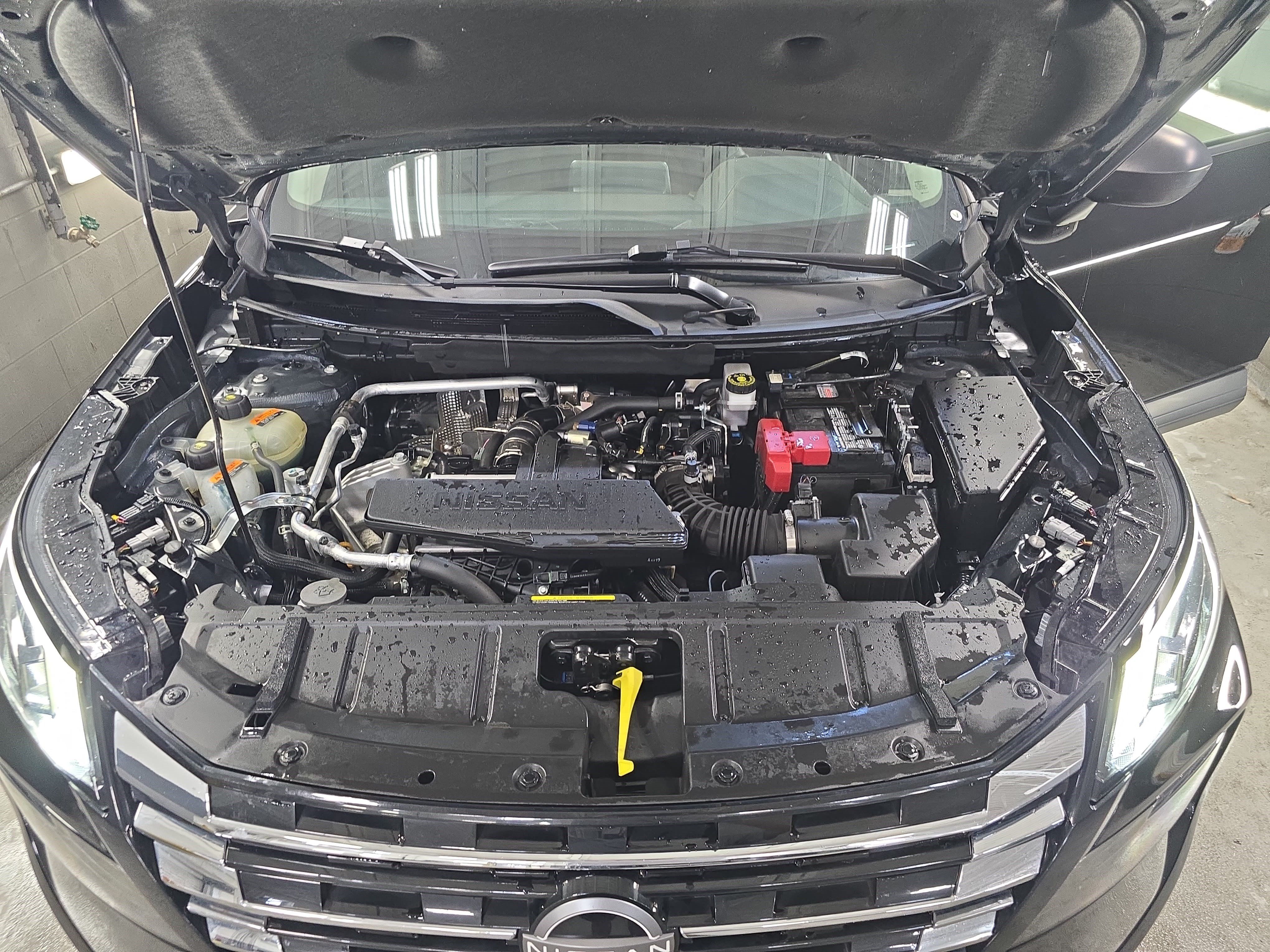 Used 2025 Nissan Rogue S AWD/4WD image 28