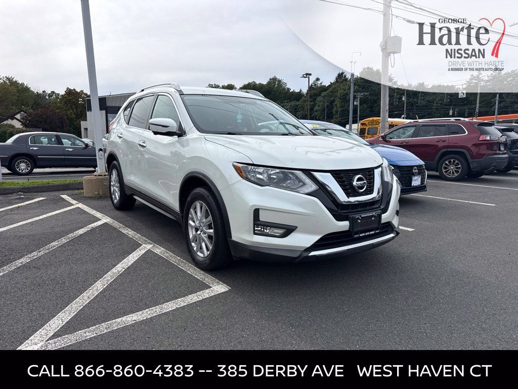 Used 2017 Nissan Rogue SV w/ SV Premium Package AWD/4WD image 1