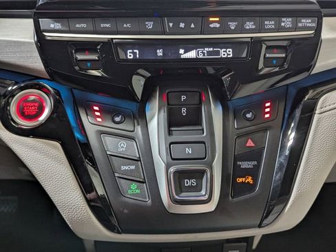New 2026 Honda Odyssey Touring image 33