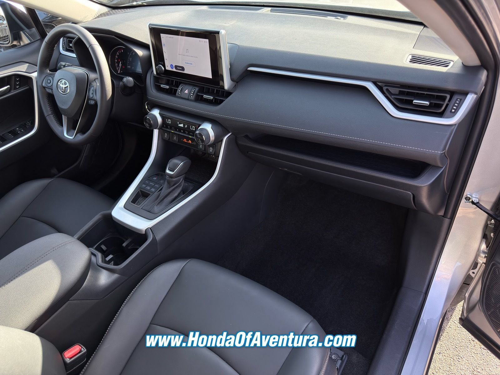 Used 2025 Toyota RAV4 XLE Premium w/ Weather Package AWD/4WD image 10