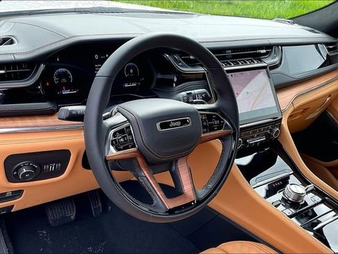 New 2025 Jeep Grand Cherokee L Summit image 7