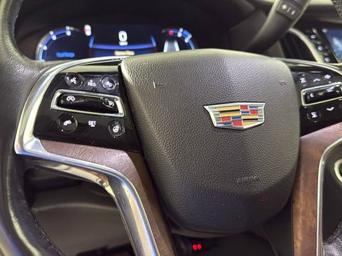 Used 2019 Cadillac Escalade Premium Luxury RWD image 25