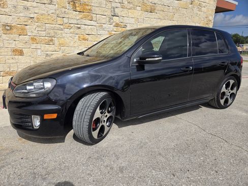 Used 2012 Volkswagen Golf 4-Door FWD image 2