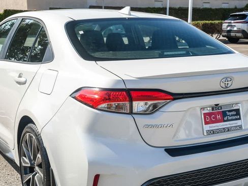 Used 2021 Toyota Corolla SE FWD image 6