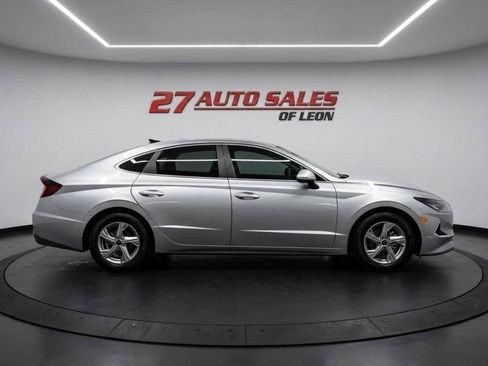 Used 2022 Hyundai Sonata SE FWD image 2