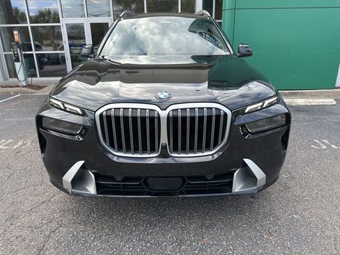 Used 2023 BMW X7 xDrive40i image 2