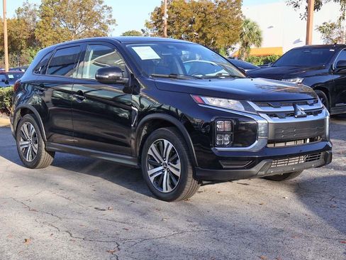 Used 2024 Mitsubishi Outlander Sport SE image 2