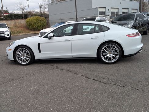 Used 2017 Porsche Panamera 4 image 8