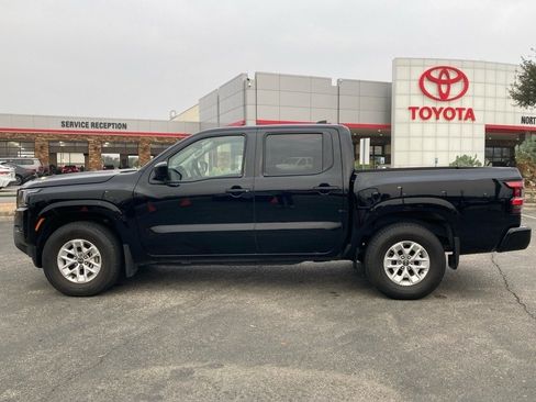 Used 2024 Nissan Frontier SV image 8