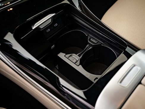 Certified 2025 Mercedes-Benz C 300 4MATIC Sedan image 33