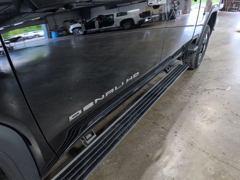 Used 2025 GMC Sierra 2500 Denali Ultimate AWD/4WD image 7