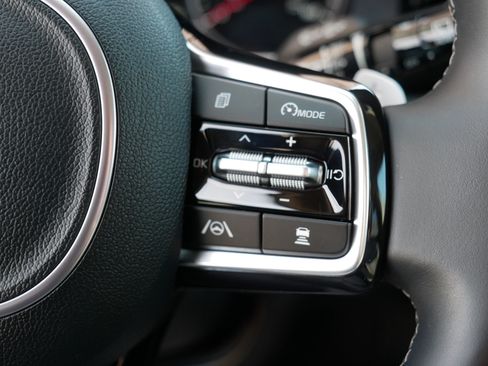 Certified 2023 Kia Sorento EX image 29