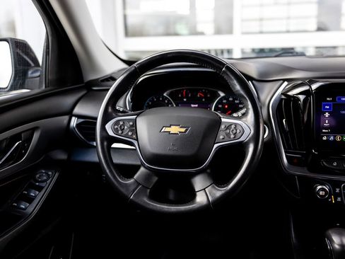 Used 2021 Chevrolet Traverse LT image 11
