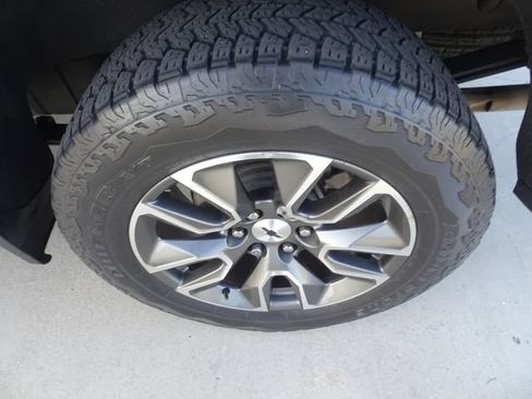 Used 2022 Chevrolet Silverado 1500 RST AWD/4WD image 10