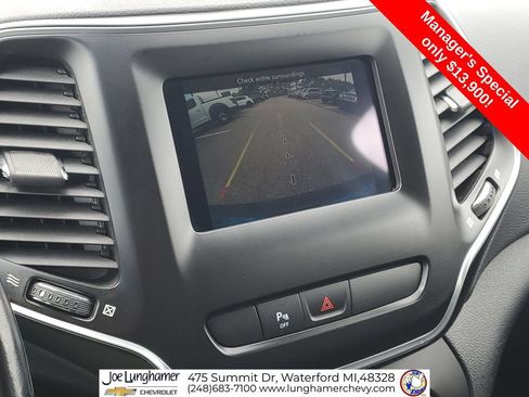 Used 2020 Jeep Cherokee Latitude Plus AWD/4WD image 16
