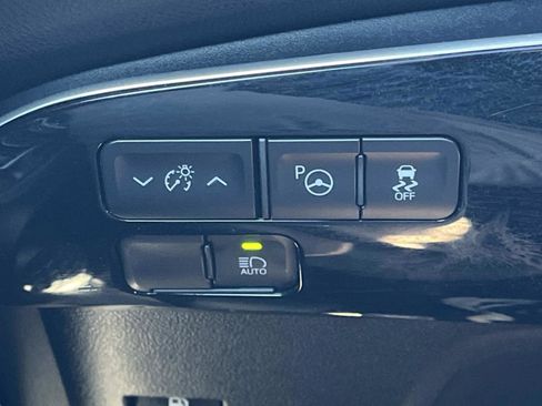 Used 2022 Toyota Prius L Eco image 31