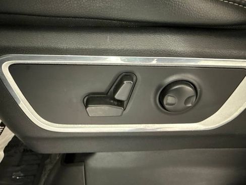 Used 2022 RAM 1500 Laramie AWD/4WD image 16