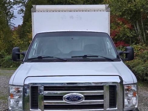 Used 2015 Ford E-350 and Econoline 350 Super Duty w/ Power Windows & Locks Group RWD image 7