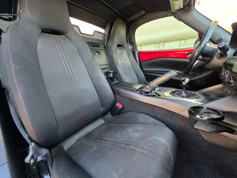 Used 2016 MAZDA MX-5 Miata Club image 12
