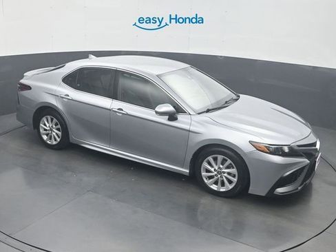 Used 2023 Toyota Camry SE FWD image 18