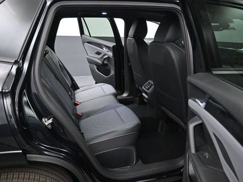New 2026 Volkswagen Tiguan SE R-Line AWD/4WD image 13