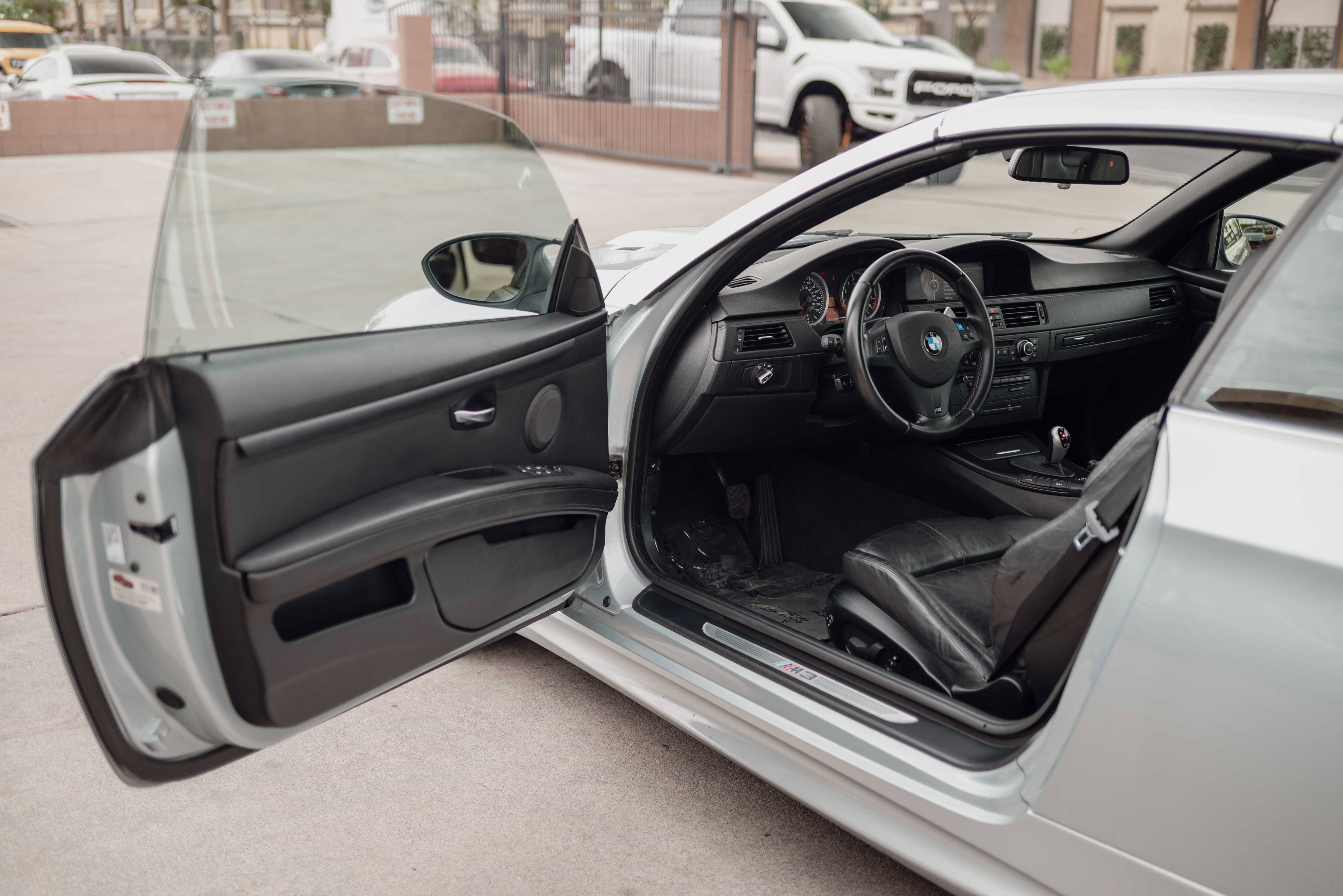 Used 2013 BMW M3 Convertible w/ Premium Pkg RWD image 7