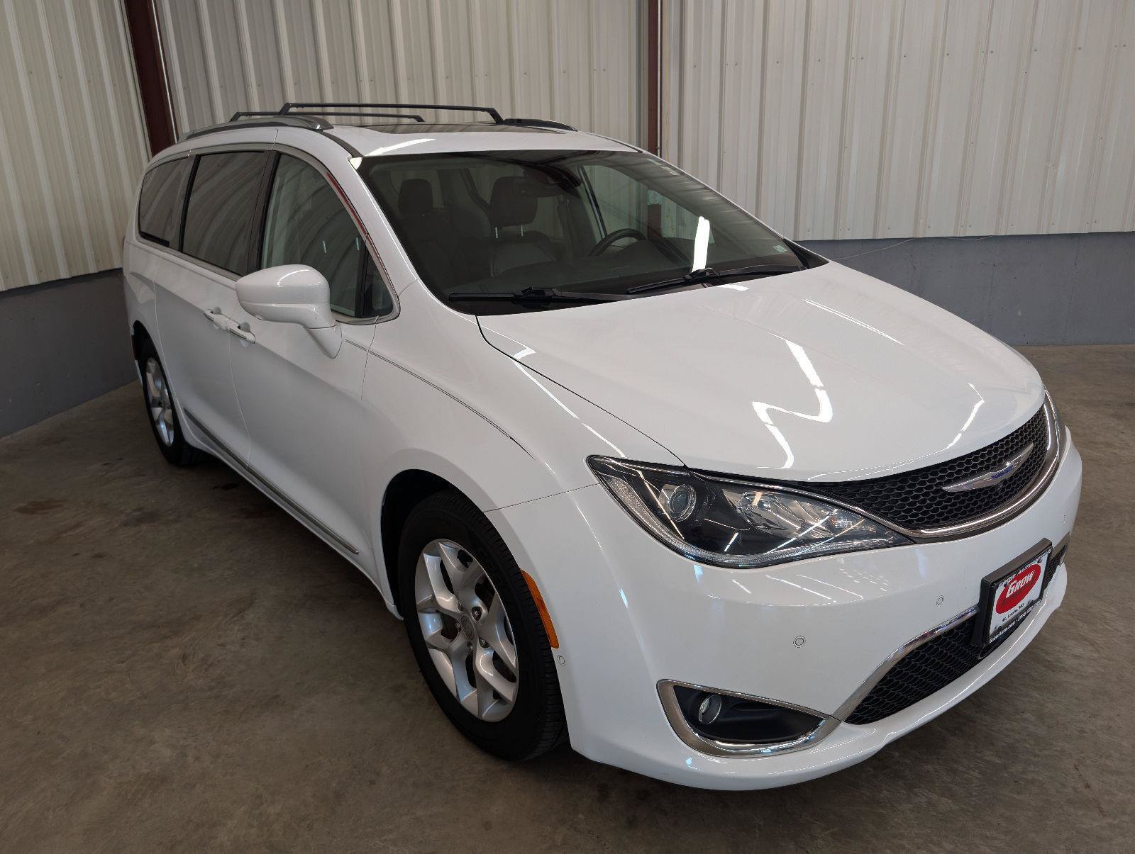 Used 2019 Chrysler Pacifica Touring-L Plus w/ Advanced Safetytec Group FWD image 10