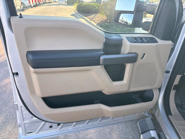 Used 2019 Ford F350 XLT w/ XLT Premium Package AWD/4WD image 8