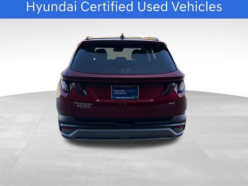 Certified 2025 Hyundai Tucson Limited AWD/4WD image 4