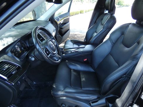 Used 2018 Volvo XC90 T6 Momentum w/ Convenience Package image 47