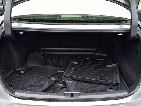 Used 2023 Toyota Crown Limited image 33