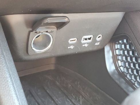 Certified 2023 Chevrolet TrailBlazer LT w/ Convenience Package FWD image 28