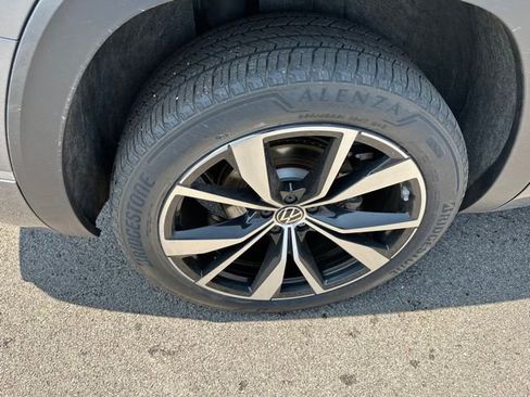 Used 2024 Volkswagen Atlas SEL Premium R-Line image 8