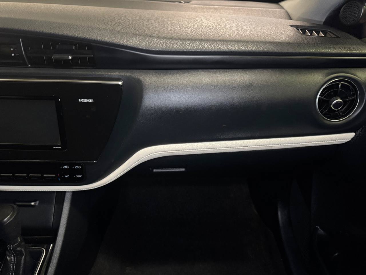 Used 2017 Toyota Corolla iM FWD image 21