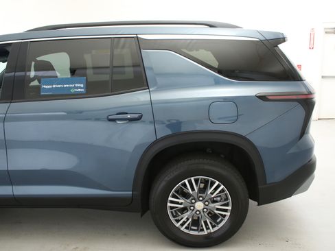 Certified 2026 Chevrolet Traverse LT FWD image 6