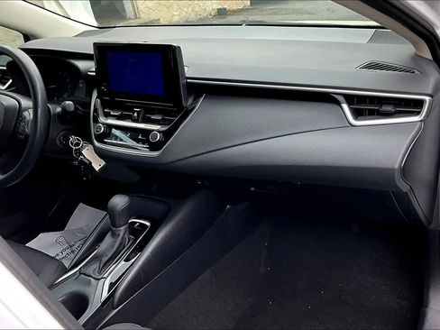 Used 2023 Toyota Corolla LE image 18