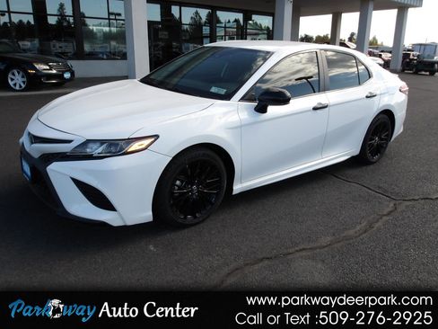 Used 2019 Toyota Camry SE image 1