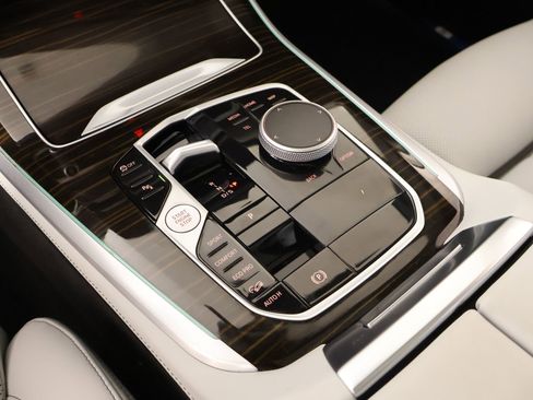 Used 2025 BMW X5 xDrive40i w/ Premium Package image 9