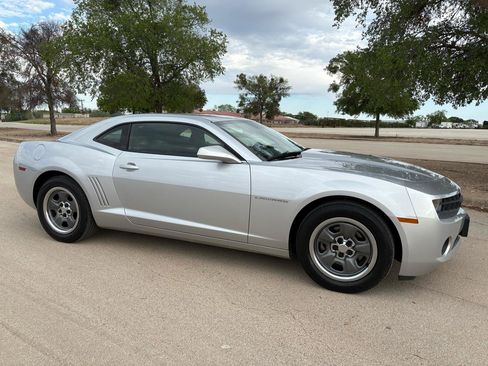 Used 2010 Chevrolet Camaro LS image 58
