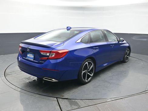 Used 2018 Honda Accord Sport image 6