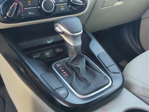 Used 2020 Kia Soul LX image 11