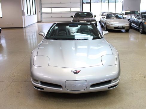 Used 2004 Chevrolet Corvette Convertible w/ Preferred Equipment Group image 30